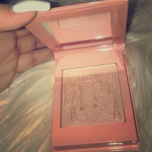 Kylie Jenner highlighter